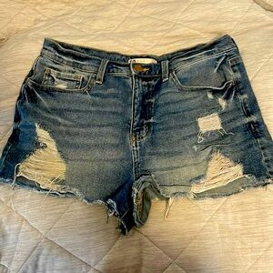 Size 13/31 High rise mom shorts